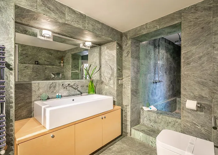 Iflat Pantheon Elegant 3-bedroom Apartment Rom